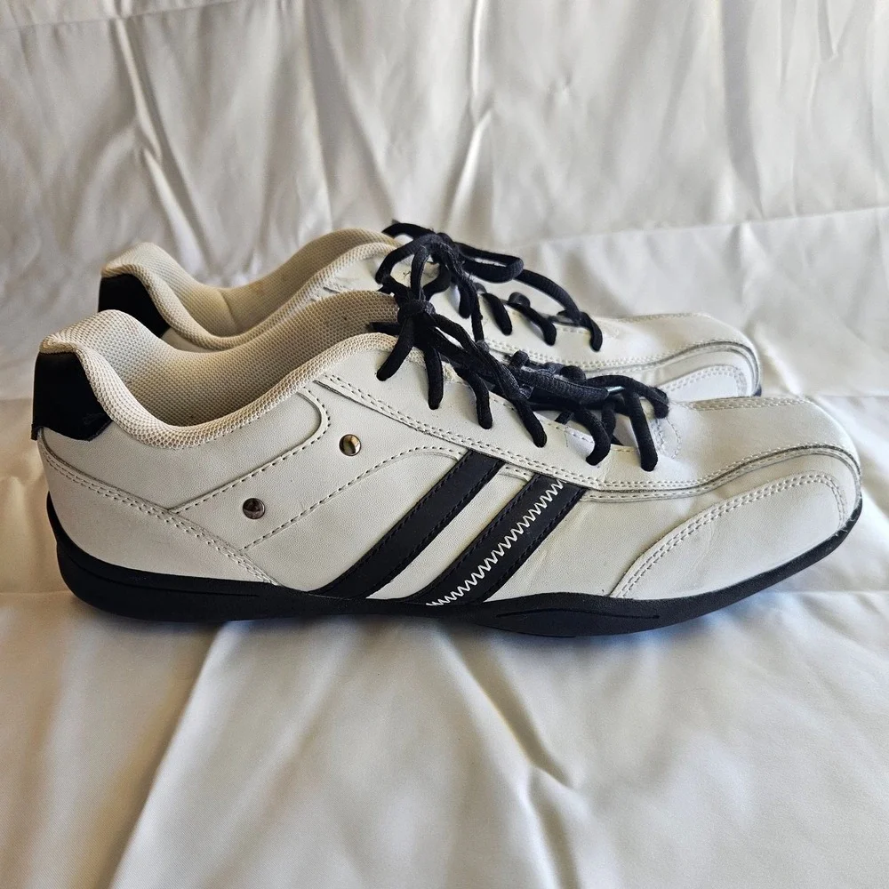 Perry Ellis AMERICA Franklin White Black Soft Spike Shoes Youth Size 2 FREE Ship